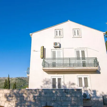 Cozy With Balcony In Appartement Dubrovnik